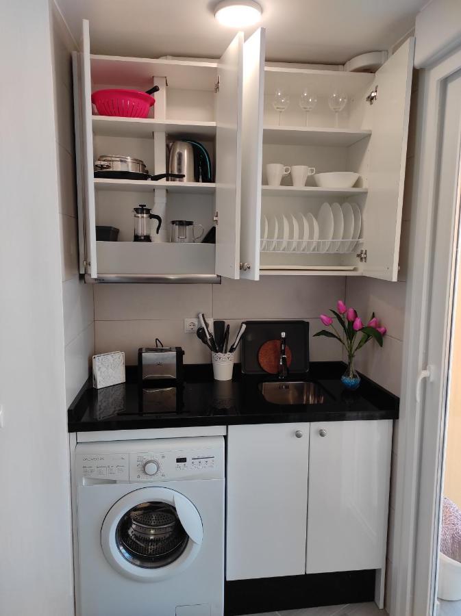 Estudio Recien Reformado En Primera Linea De Playa Apartment Benalmadena Luaran gambar