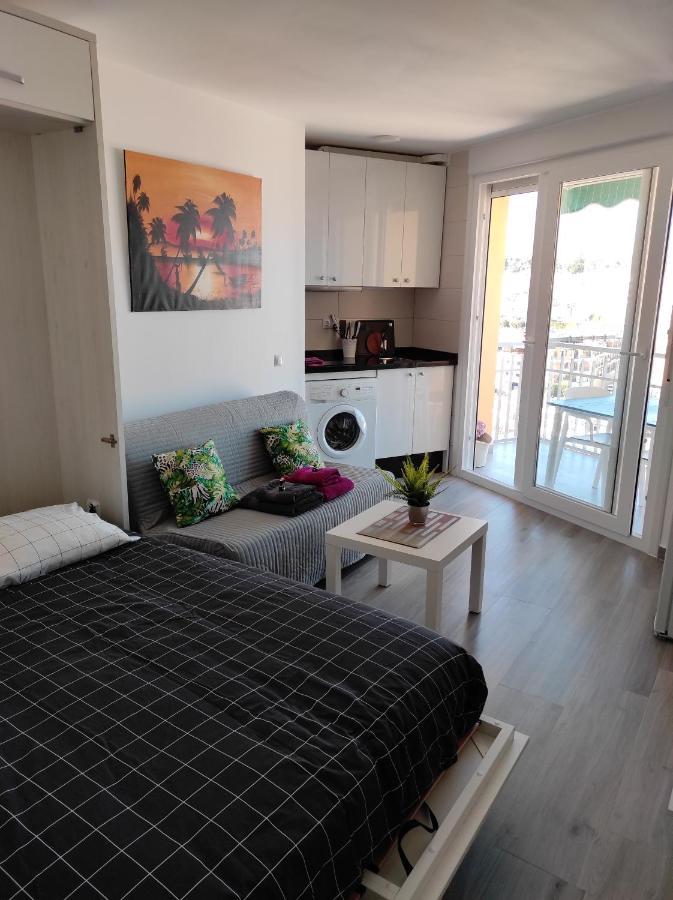 Estudio Recien Reformado En Primera Linea De Playa Apartment Benalmadena Luaran gambar